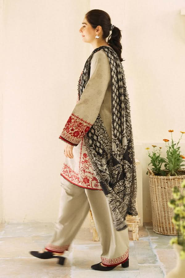 DUR_E_FISHAN’
(Premium Lawn)
Lawn 3pc 
Front Full Embroidered 
DAMAN EMBROIDERED 
DIGITAL PRINTED VOIL LAWN DUPATTA..